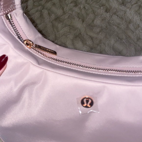 lululemon athletica Handbags - Lululemon city essentials Shoulder Bag 4L